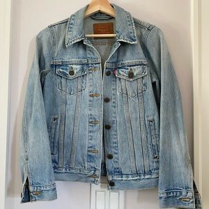 LEVI’S denim jacket XS